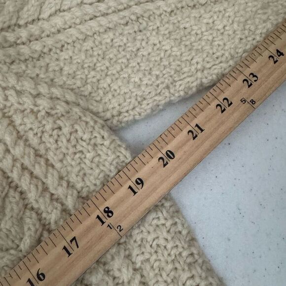 Hand Knit Aran Women’s Wool Sweater Button Up Style Size Small 100% New Wool - Picture 7 of 9